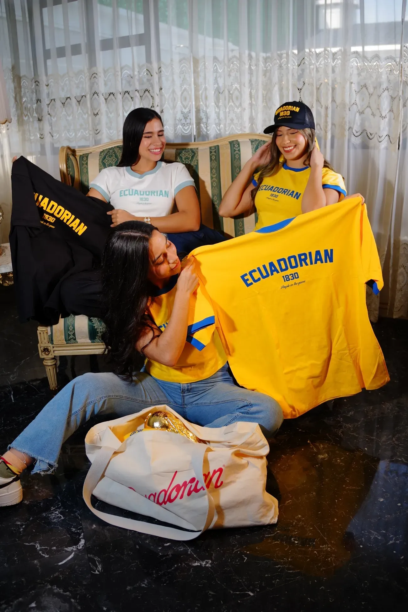 People in the game - mostrando camisetas