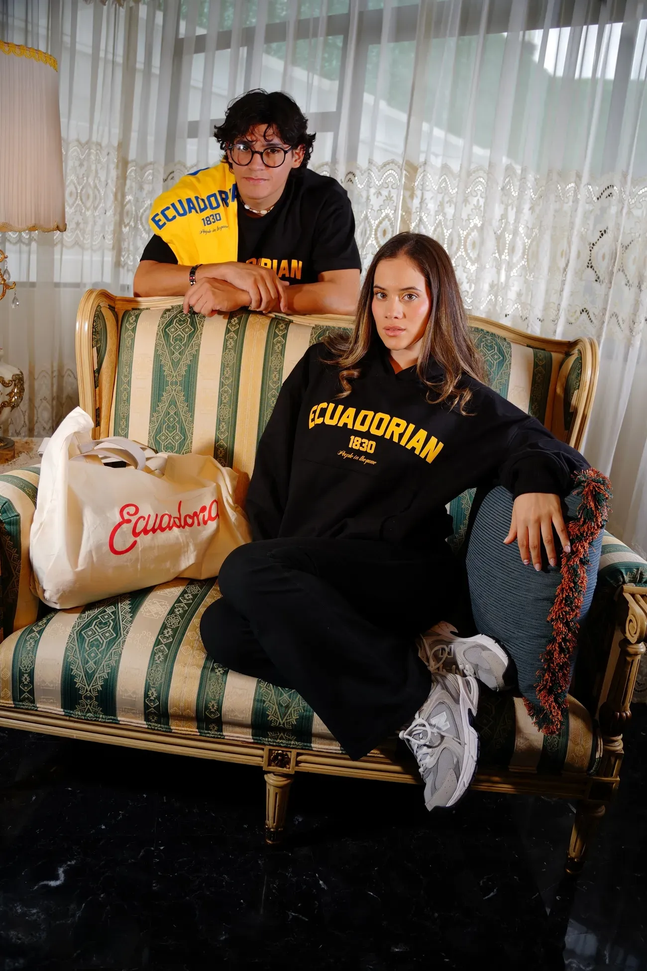 People in the game - pareja